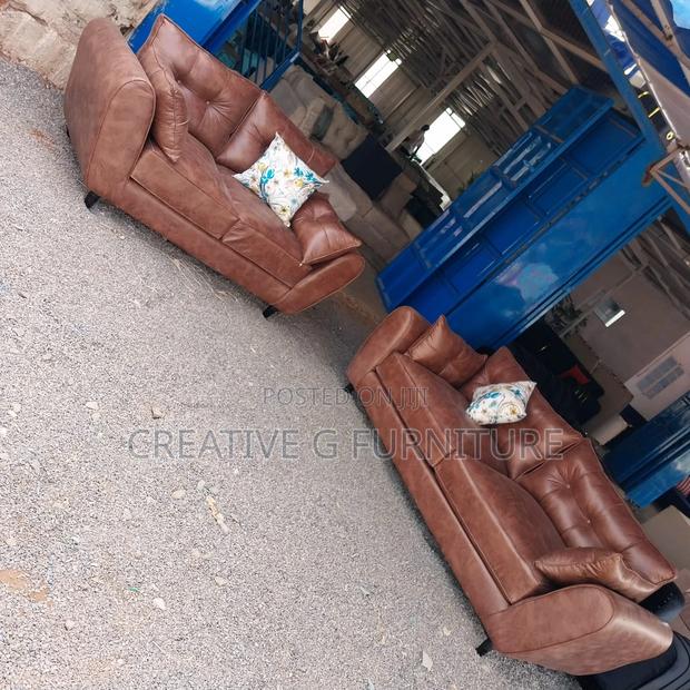 Strong 5-Seater Sofa - thumbnail 2