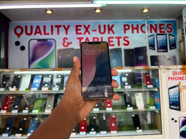 Apple iPhone 11 Pro Max 256 GB White - main view