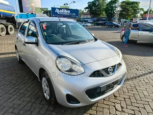 Nissan March 2018 Silver