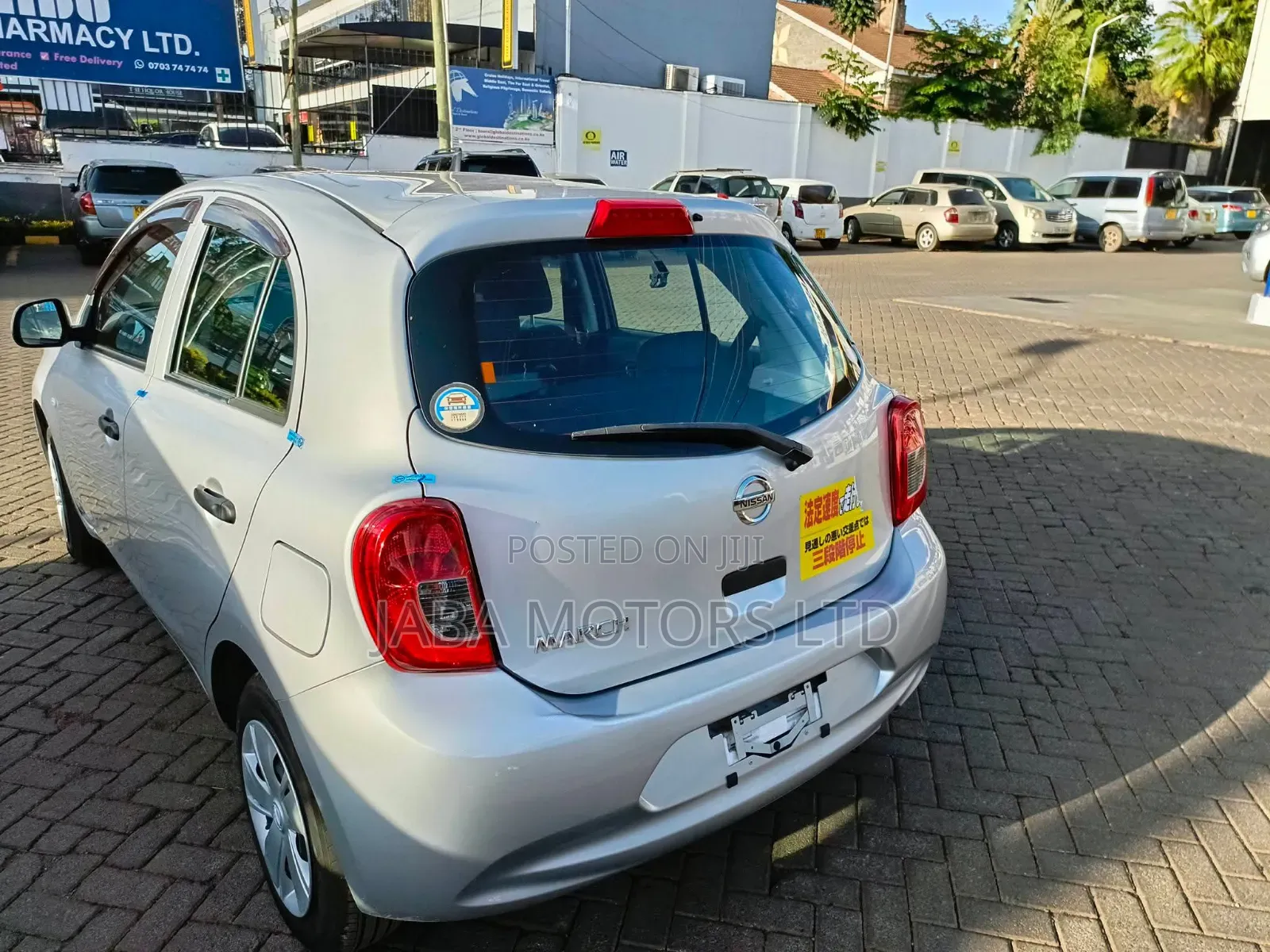 Nissan March 2018 Silver