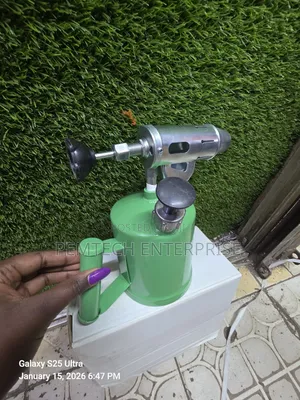 Heavy-Duty, Manually Pressurized Blowtorch