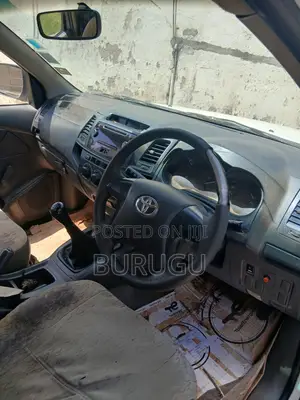 Toyota Hilux 2014 White