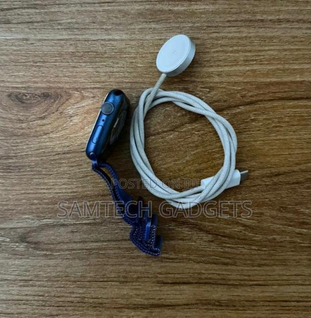 Apple Watch Series 7 45 Mm - main view