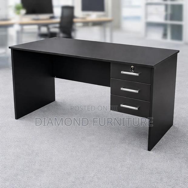 Executive Office Desk With Lockable 3-Drawer Pedestal | Modern Black