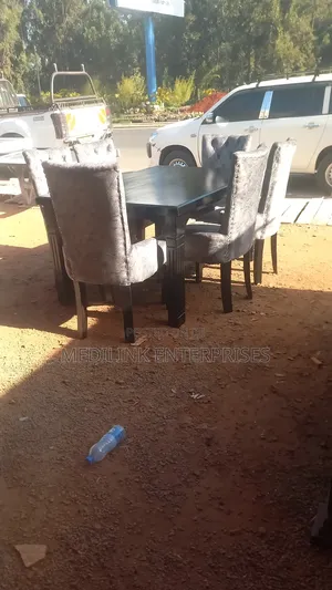 6-Seater Dinning Table Set