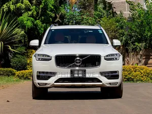 Volvo XC90 T5 Momentum AWD 2018 White