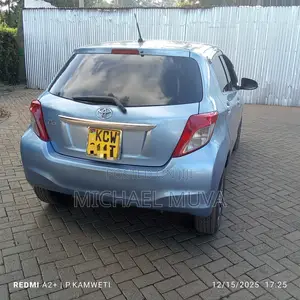 Toyota Vitz 1.0 FWD 5dr 2012 Blue