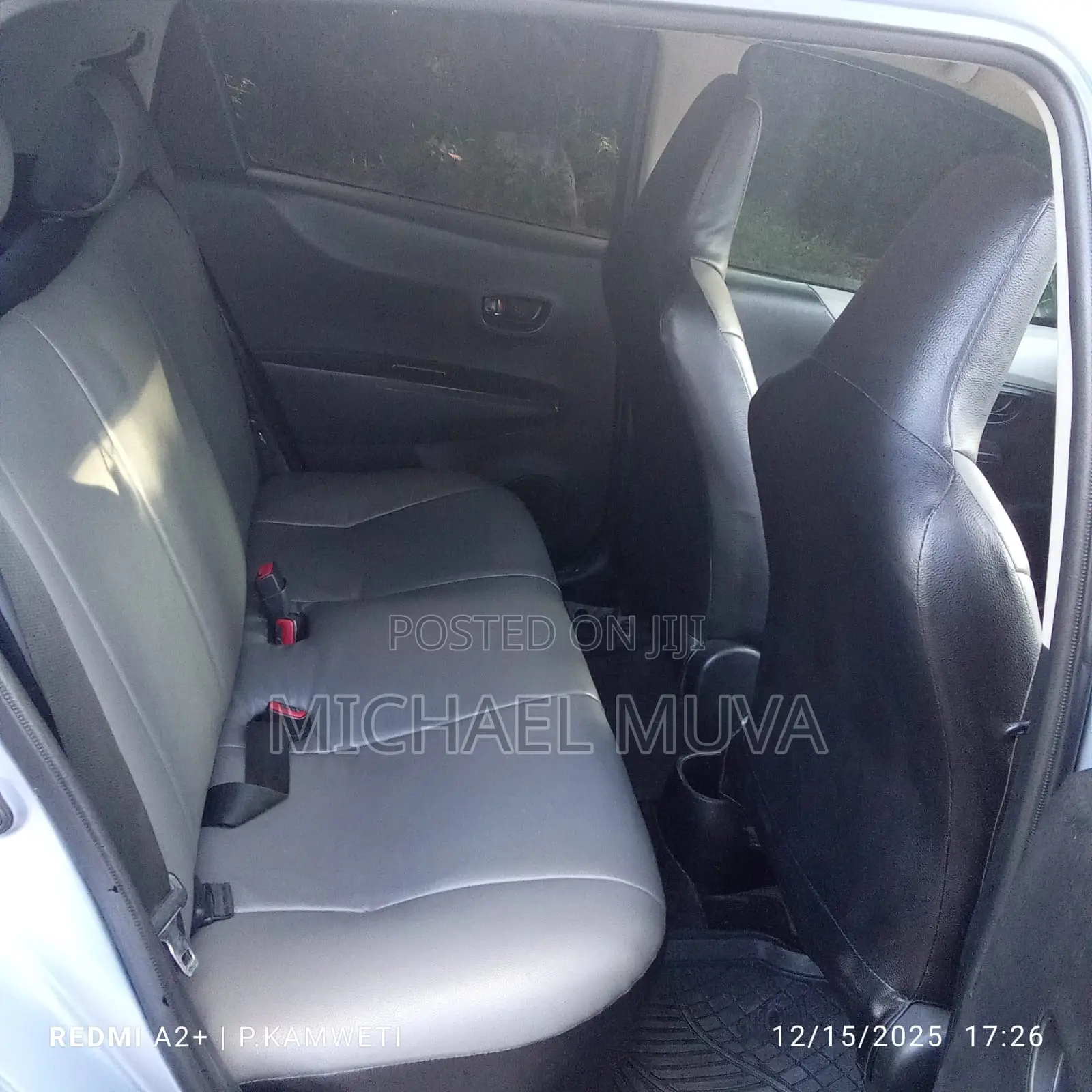Toyota Vitz 1.0 FWD 5dr 2012 Blue