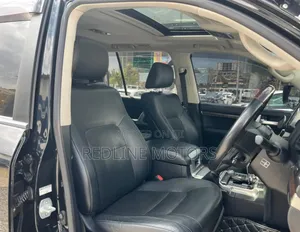 Toyota Land Cruiser 4.6 V8 ZX 2018 Black