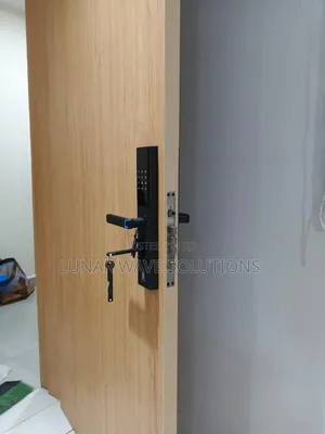 Intelligent Card/Fingerprint Smart Lock