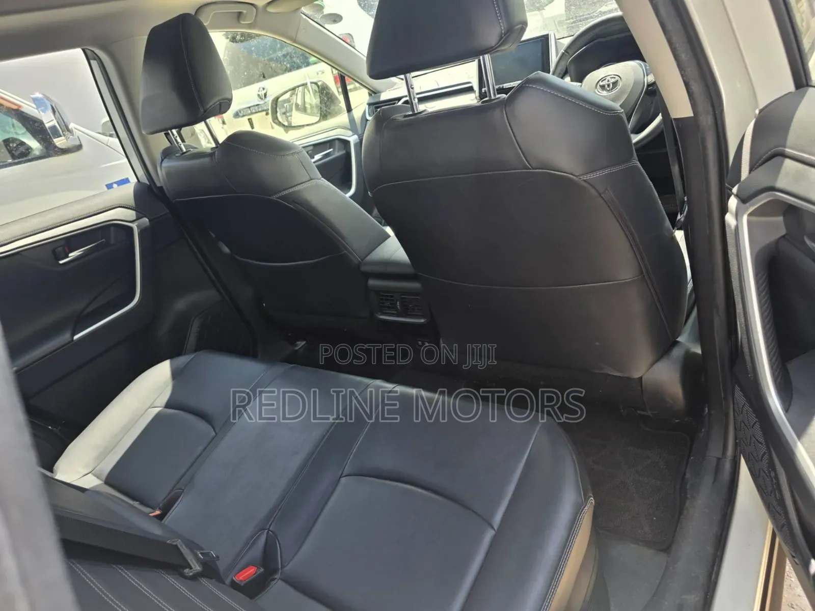 Toyota RAV4 Limited AWD 2019 White
