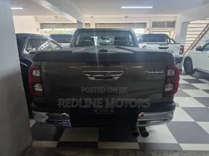 Toyota Hilux 2020 Gray