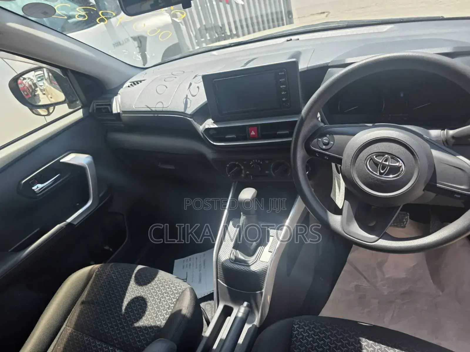 Toyota Raize 1.0 AWD 2019 Beige