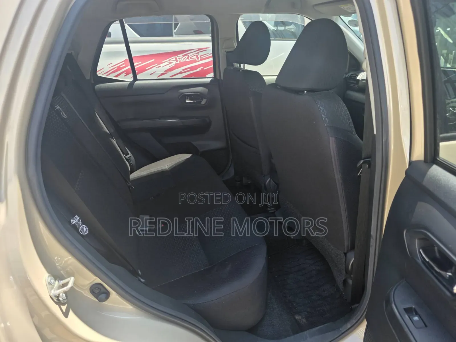 Toyota Raize 1.0 AWD 2019 Beige
