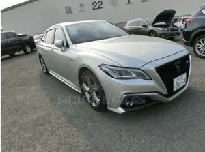 Toyota Crown 2018 Silver