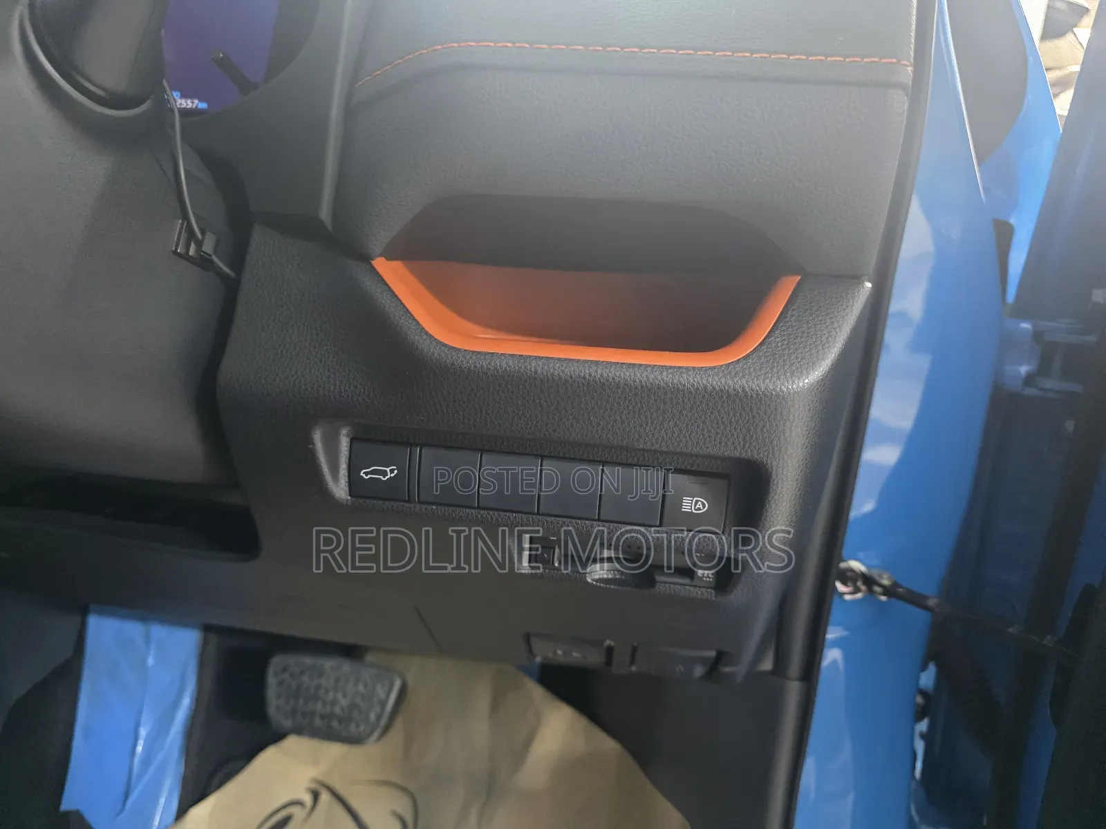 Toyota RAV4 LE FWD 2019 Blue