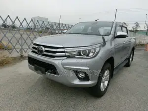 Toyota Hilux Revo Double Cab Deisel 2.4 RWD 2018 Silver