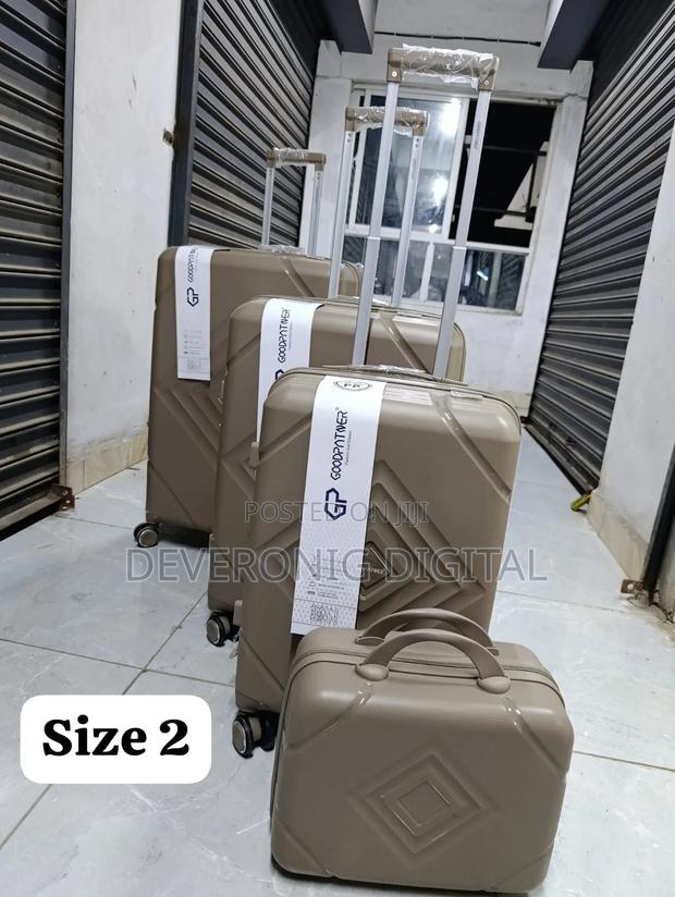 *4 in 1 Luxurious Unbreakable Suitcase - thumbnail 3