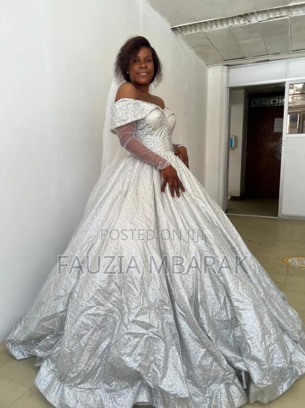 Wedding Gown - thumbnail 3