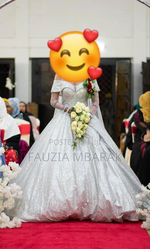 Wedding Gown - thumbnail 8