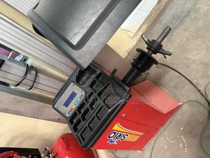 Heavy Duty Wheel Balancer Red Without 3d Screen - main view