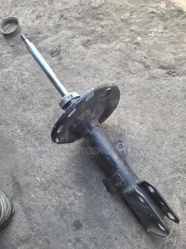 Toyota Noah 2018 Shock - main view