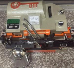 Heavy Duty Key Cutting Machine Machine (100e) - main view