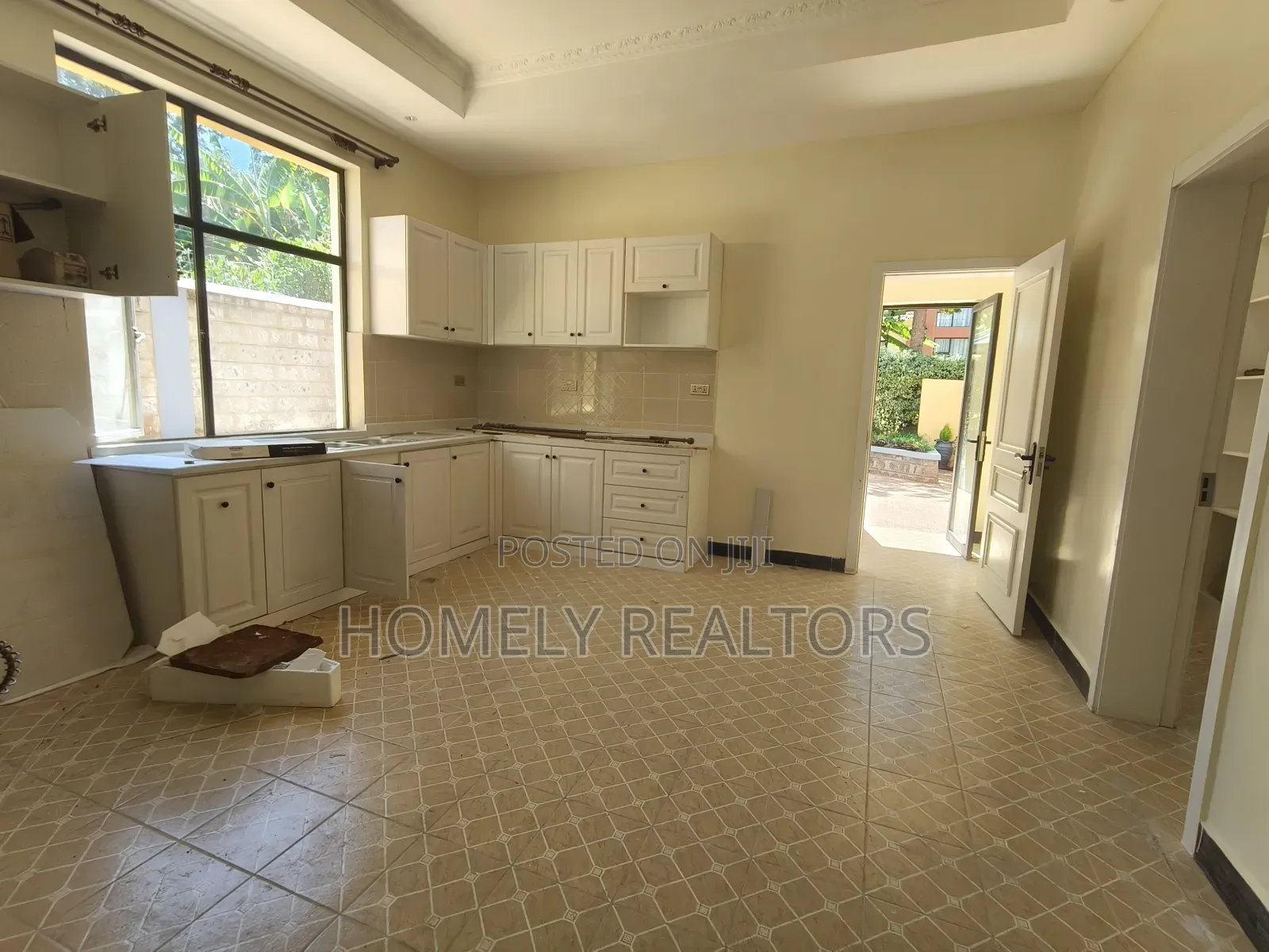 5bdrm Maisonette in Nairobi, Karen for rent