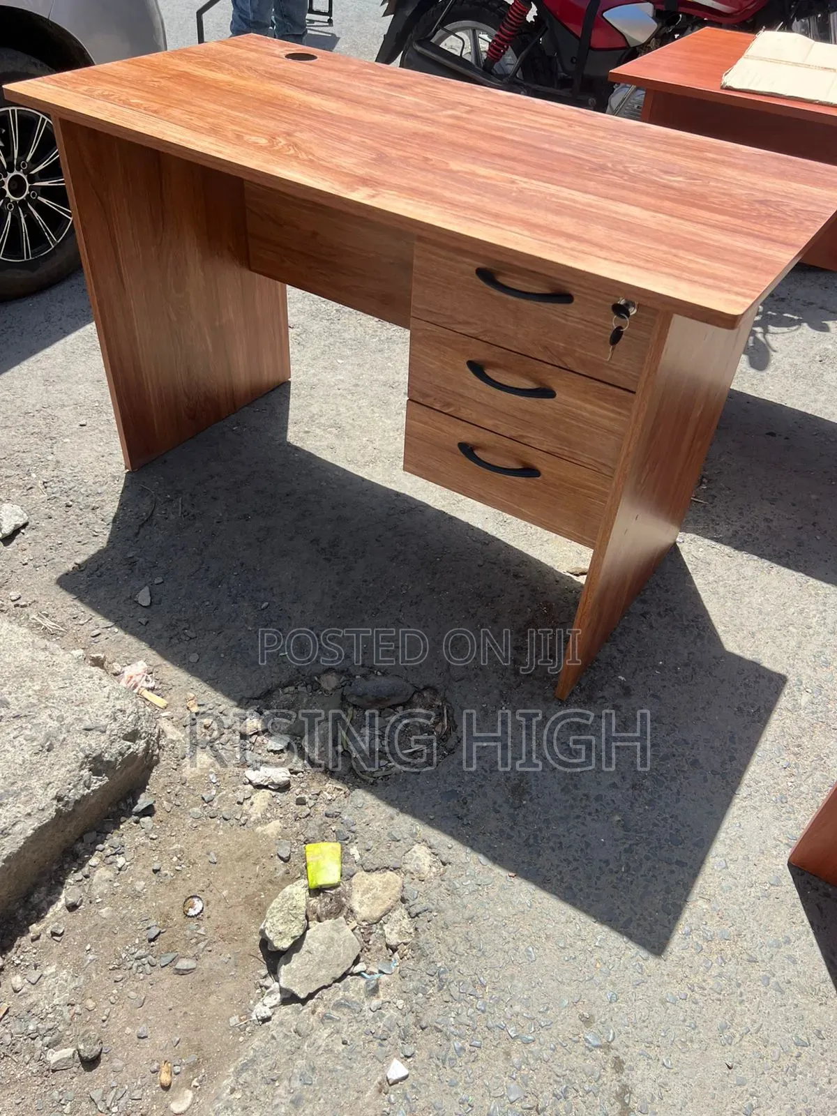  Small Office Desk – 1 Meter