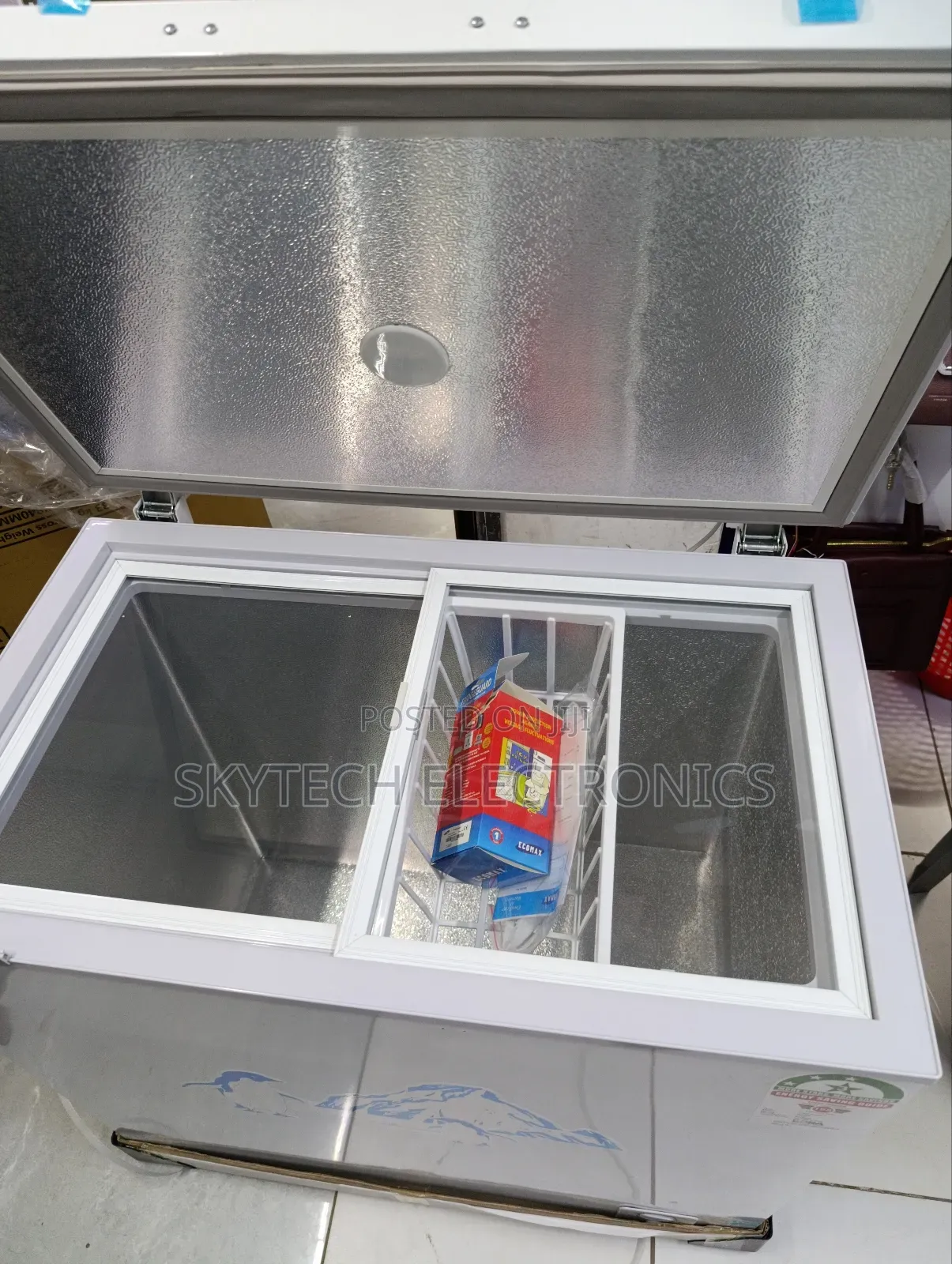 Ecomax Chest Freezer 169 Litres Comes With Free Fridge Guard