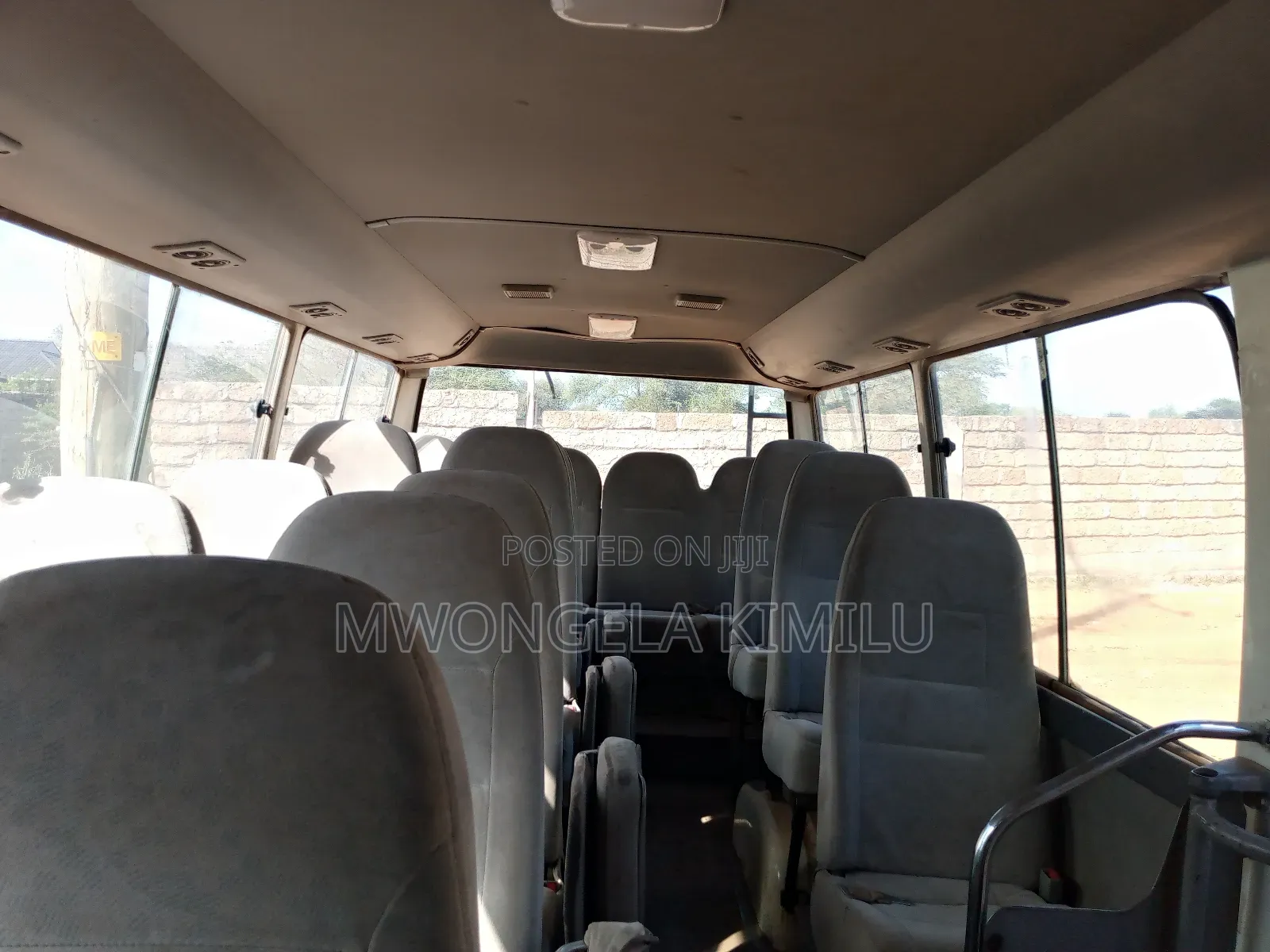 Hino Dutro 2011 White