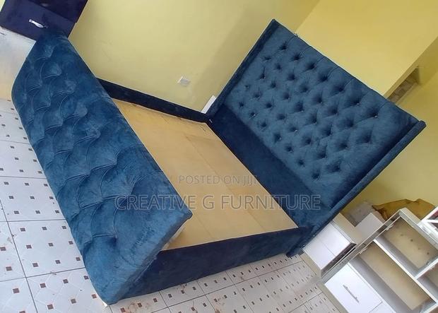 Royal Chesterfield 5by6 Bed - main view