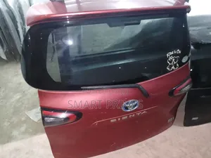 Top Quality Ex Japan Toyota Sient Tailgate Available