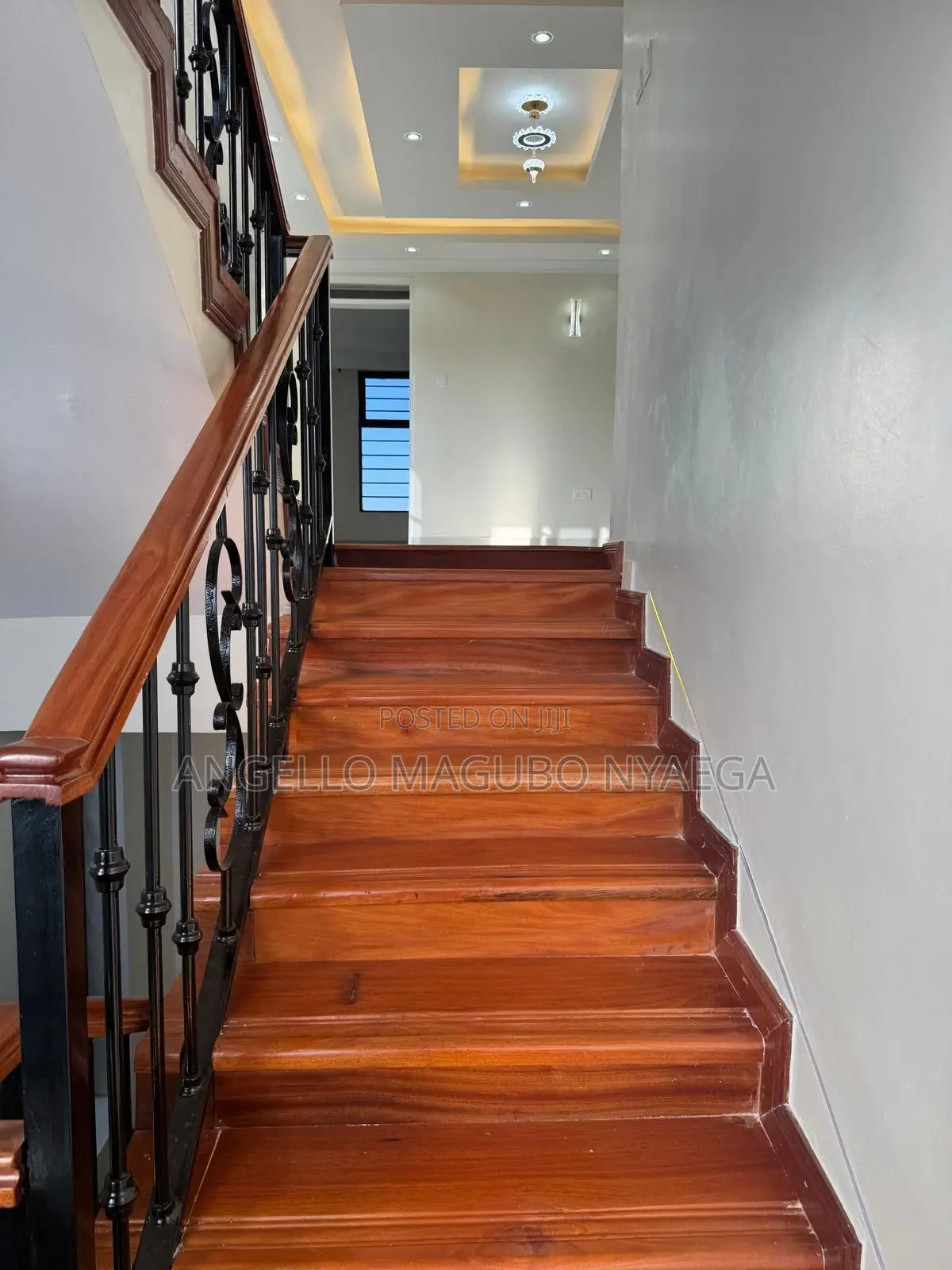 4 Bedroom Maisonette With Sq