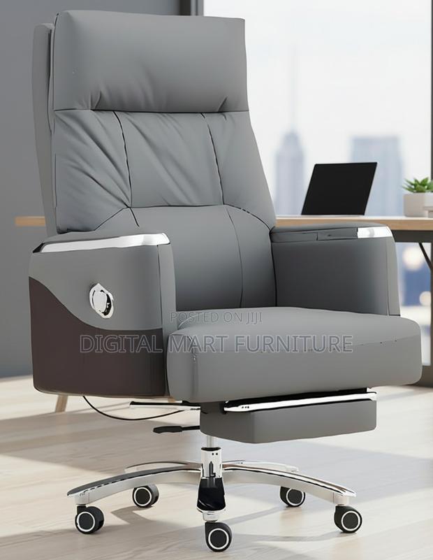 Grey Boss Chair With Footrest