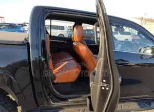 Toyota Hilux 2022 Black