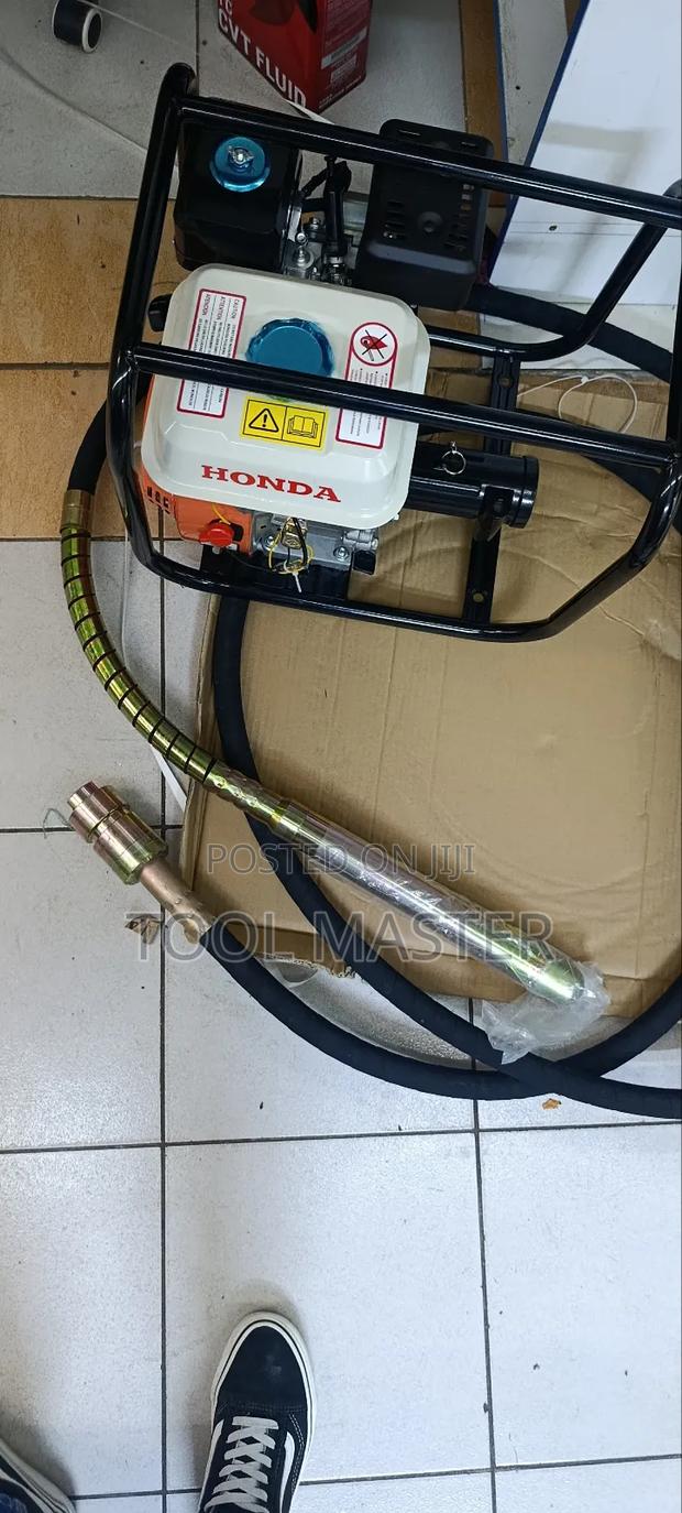 Honda Concrete Vibrator/Petrol Engine Concrete Vibrator - main view