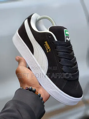 Puma Suede Xl Unisex Sneakers In Black And White.