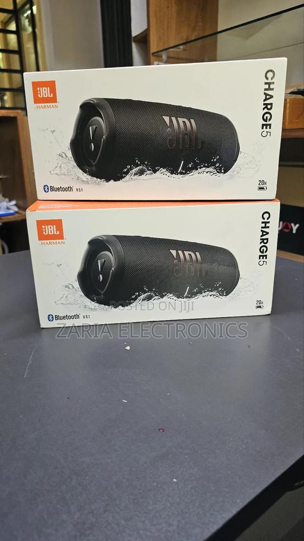 JBL Charge 5, Black Wireless,Waterproof,20hours Playtime - thumbnail 2
