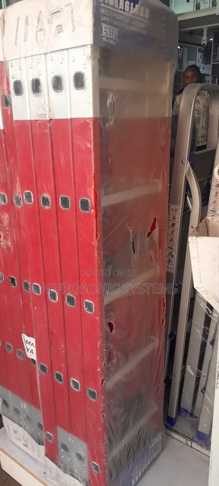 20ft Fibreglass Ladder (4 By5, Red)