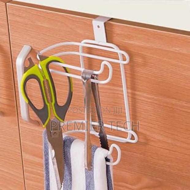 Metallic Double Tissue Holder Placed Over Door - thumbnail 2