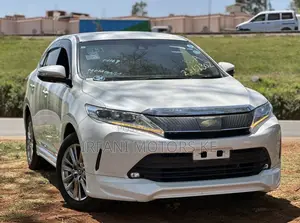 Toyota Harrier 2.0 2019 White