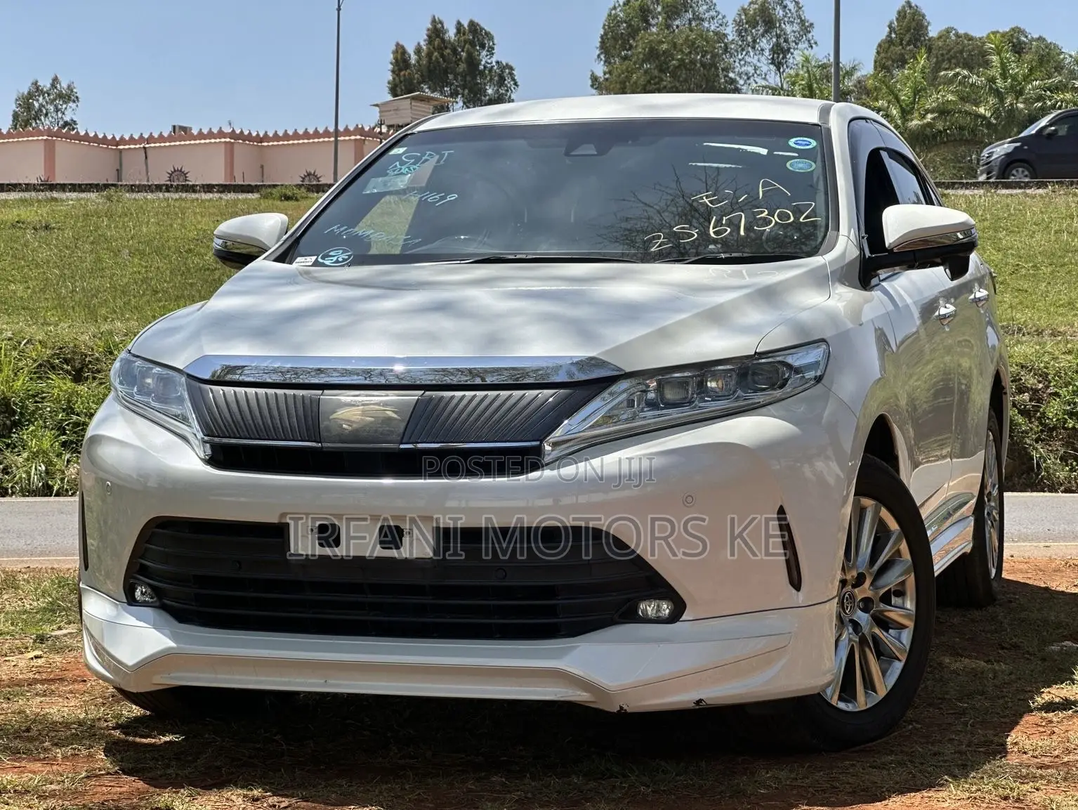 Toyota Harrier 2.0 2019 White