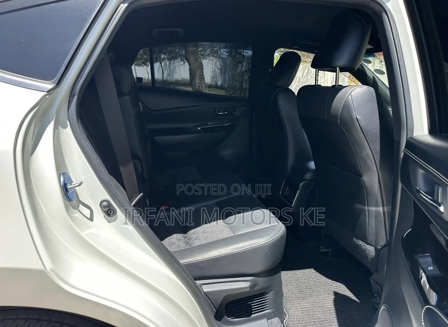 Toyota Harrier 2.0 2019 White