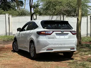 Toyota Harrier 2.0 2019 White
