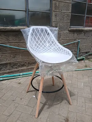 Eames Mesh Waiting Chair