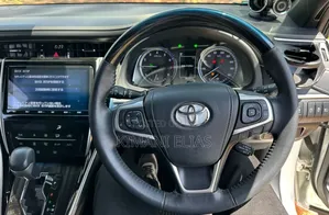 Toyota Harrier 2.0 2019 White