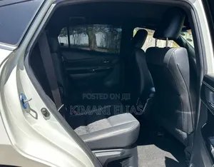 Toyota Harrier 2.0 2019 White
