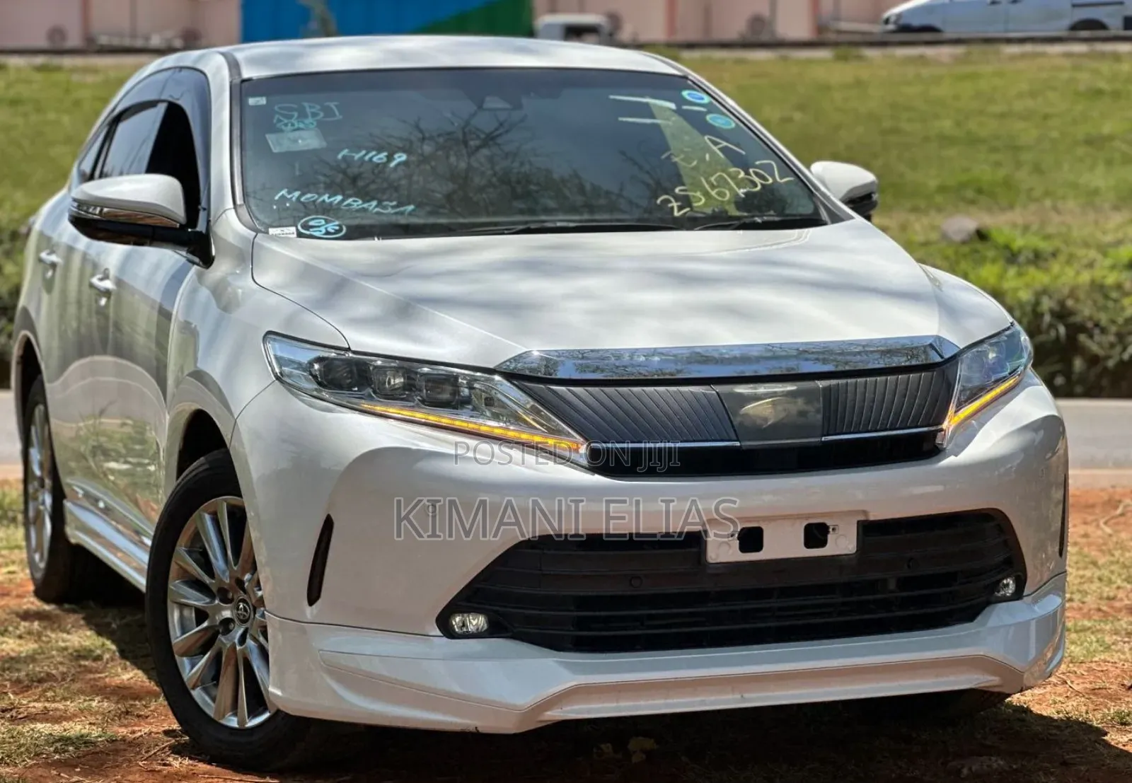 Toyota Harrier 2.0 2019 White