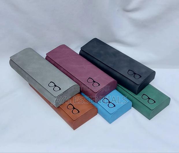 Magnetic, Hard Cover Eyeglass Case - thumbnail 4